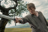 AKnightOfTheSevenKingdons_1x01_TheHedgeKnight_0009