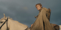 extant_AKnightOfTheSevenKingdoms_1x01-TheHedgeKnight_00456
