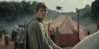 extant_AKnightOfTheSevenKingdoms_1x01-TheHedgeKnight_01100